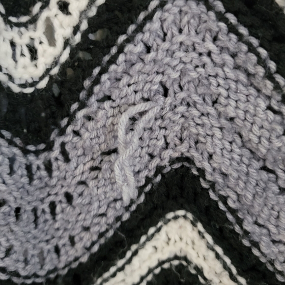 Vintage Hand Crocheted / Hand Knit Zig Zag Pattern Afghan 38'x44' - Picture 4 of 5